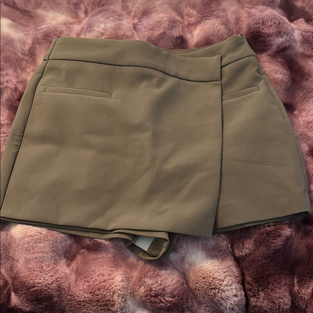 |Zara Beige Skort: Size-M| Brand New